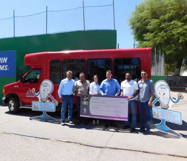 Donan Parquímetros  camión a asociación