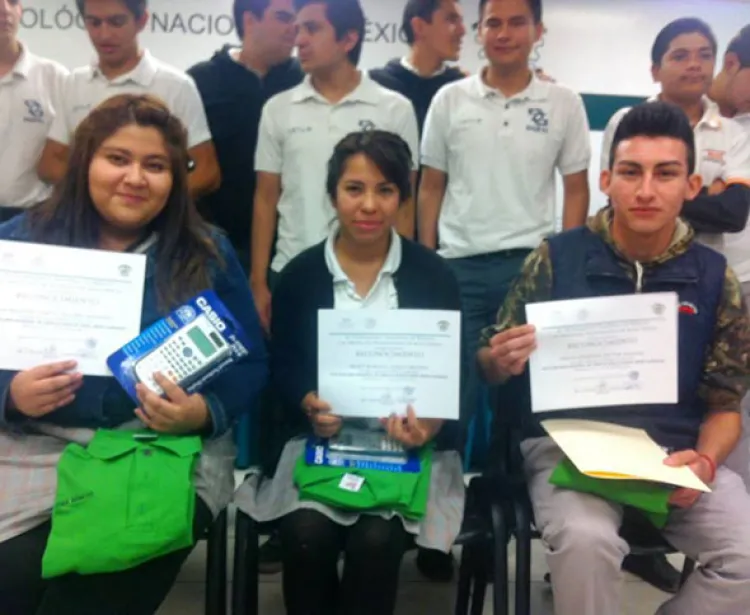 Ganan concurso alumnos del Cobach