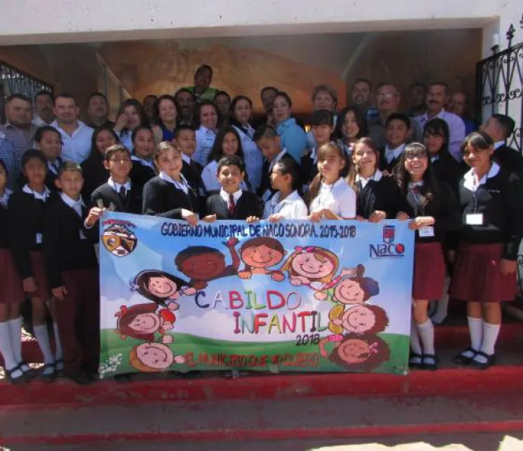 Festeja a niños Alcalde de Naco