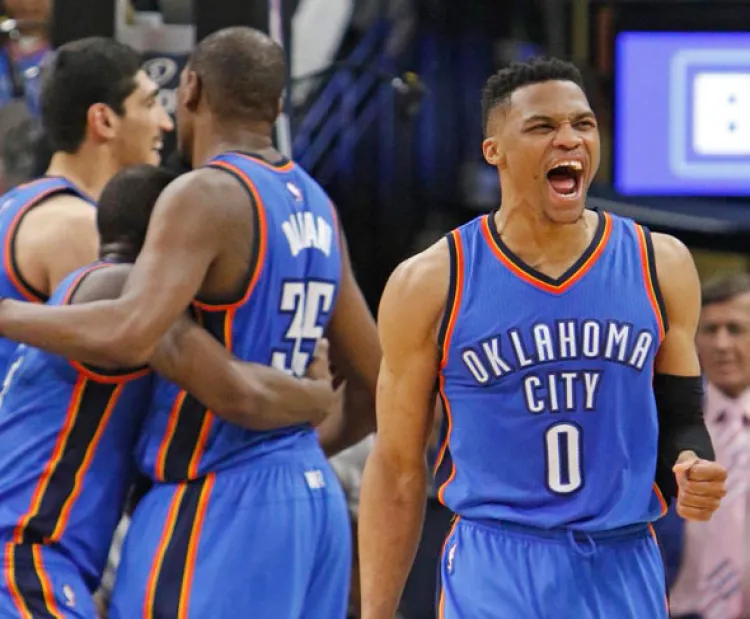 Pone Thunder  serie pareja