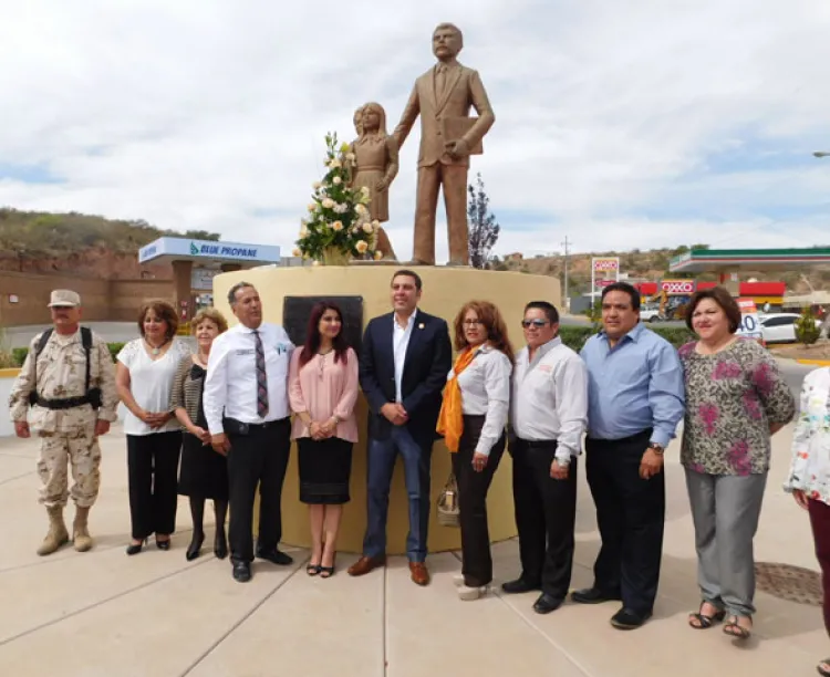 Reconoce Muncipio  labor de profesores