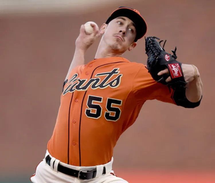 Lincecum cerca de Angelinos