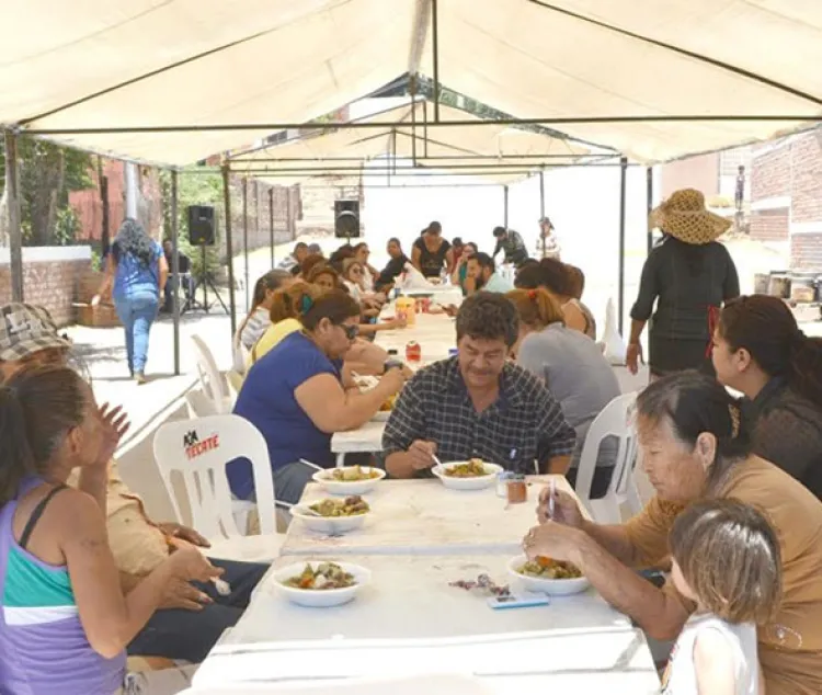 Asiste Alcalde a la pozolada de San Isidro