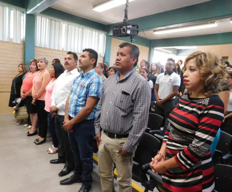 Reconocen a maestros del Conalep por trayectoria