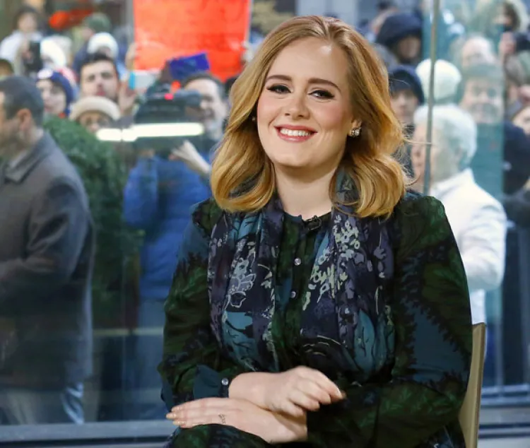 Adele negocia contrato millonario con Sony