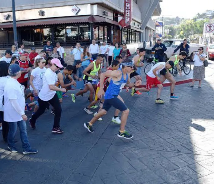 Realizan carrera  contra el cáncer