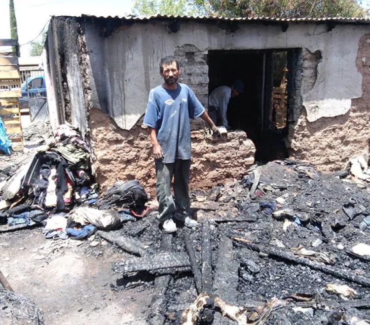 Casi mueren calcinados familia en incendio