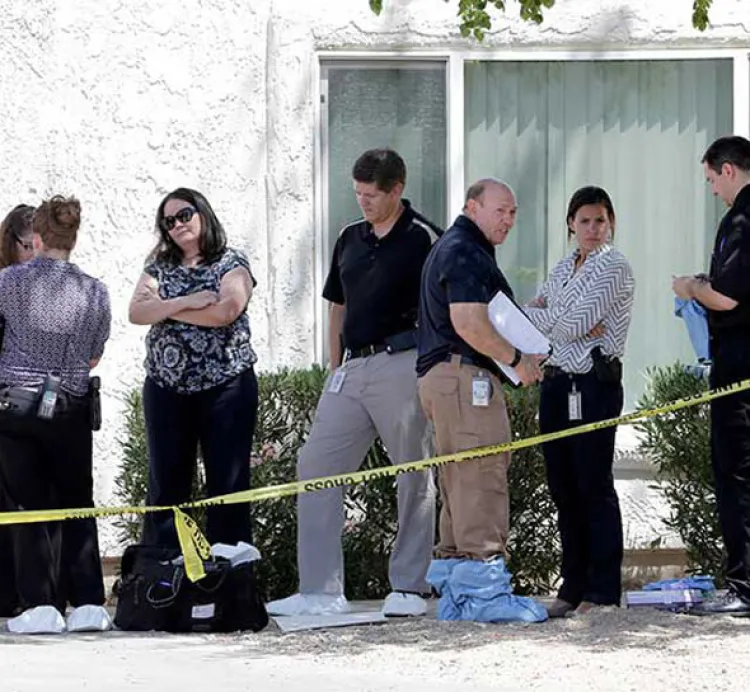 Madre asesina  a sus tres hijos  en Phoenix, Az