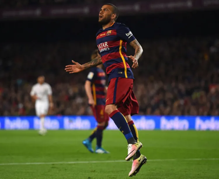 Alves dejará al Barcelona