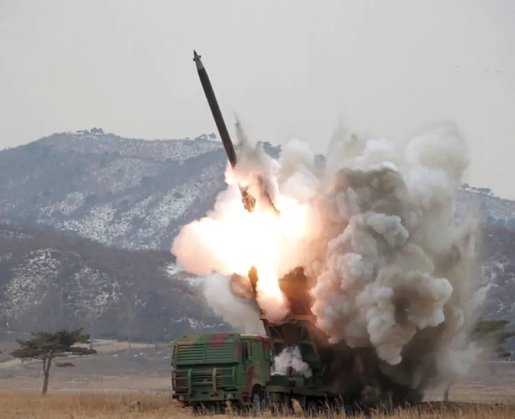 Dispara un misil Corea del Norte, confirma EU