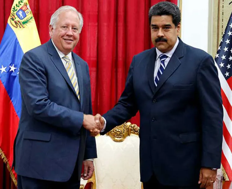 Recibe Maduro a enviado de EU