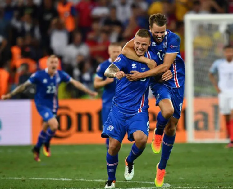 Acaba Islandia  con Inglaterra