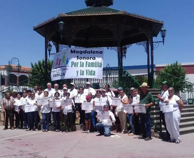 Protestan por matrimonios igualitarios