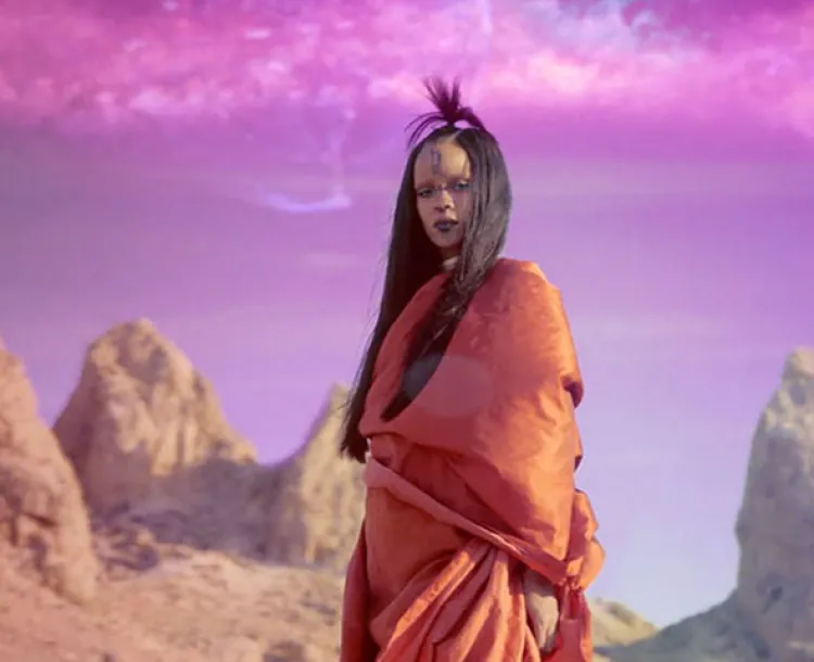 Rihanna, una belleza de otro mundo en ‘Sledgehammer’