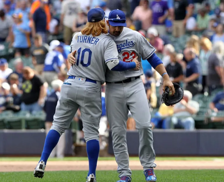 Adrián produce al ganar Dodgers