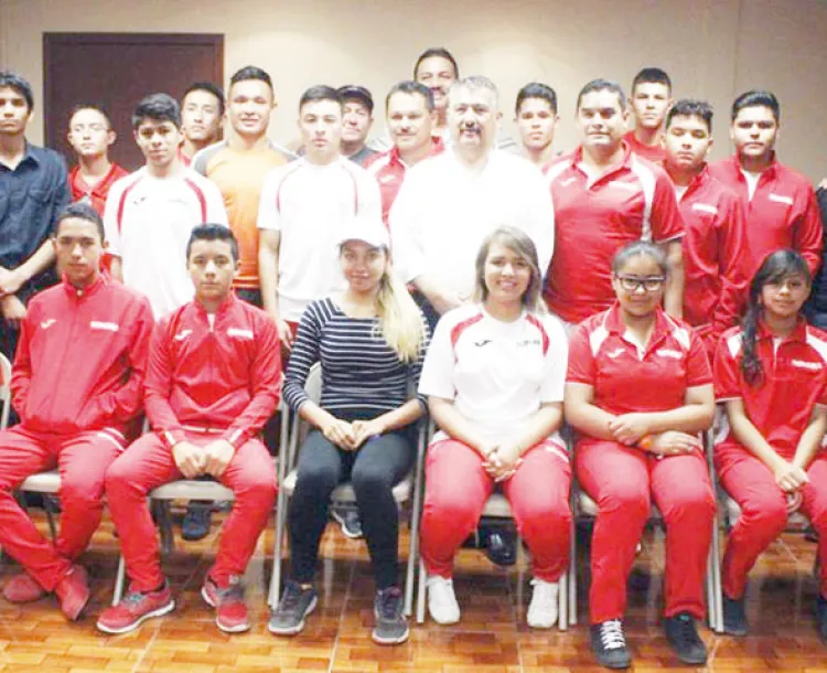 Felicita alcalde Héctor Rubalcava  a deportistas de Agua Prieta