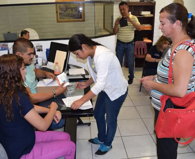 Realiza Municipio última entrega de  becas escolares