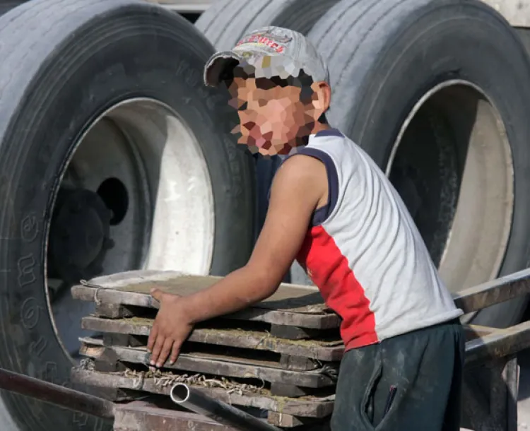 ‘Denuncien explotación infantil’