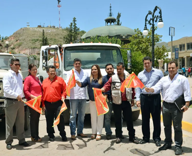 Atienden a habitantes  de Nacozari ante la reciente falta de agua