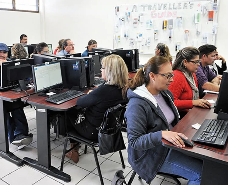 Otorga SEC ascenso a docentes en base a méritos