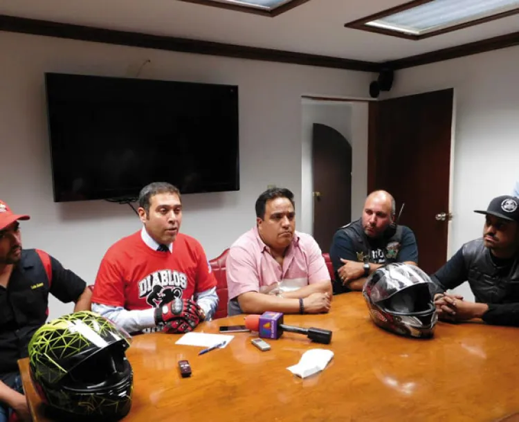 Concretan reunión ‘bikers’ y autoridades municipales para promover educación vial