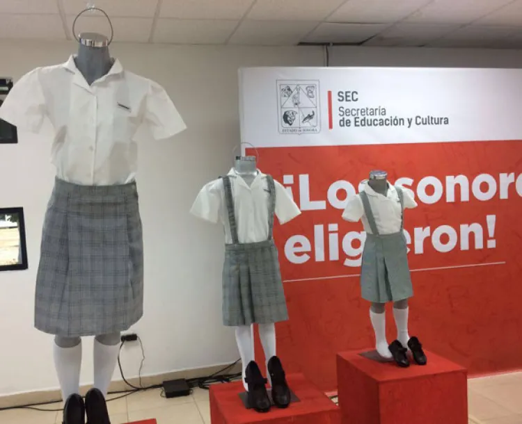 Podrán estudiantes usar viejos uniformes mientras llegan los nuevos