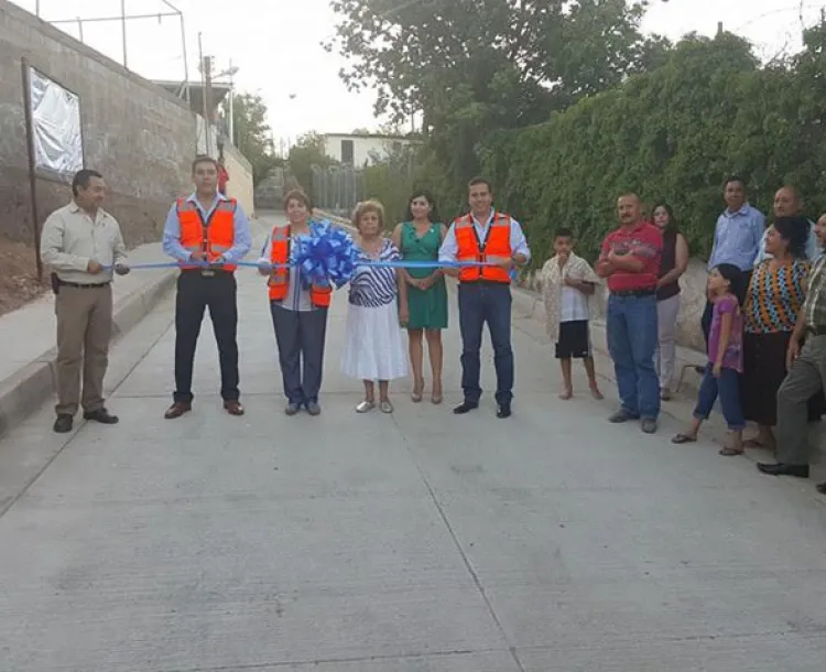 Entrega Temo Galindo obras de pavimentación