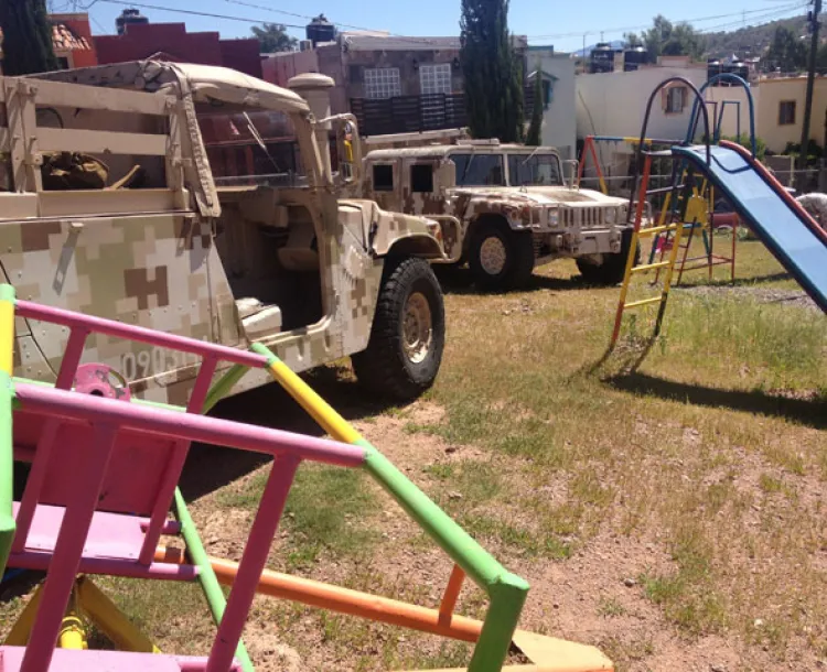 Apoyan militares en jardín de niños