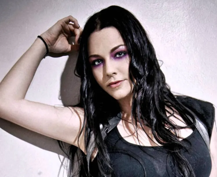 Amy Lee deja vestuario  gótico para lanzar  álbum infantil