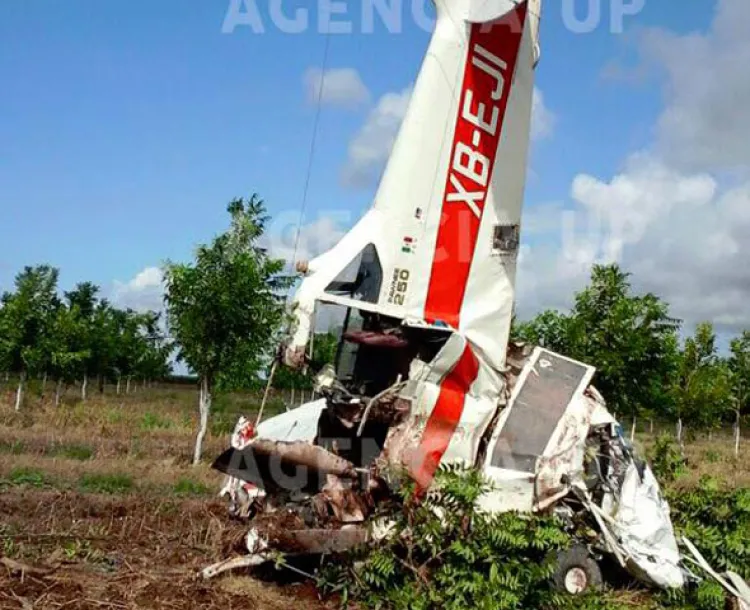 Resulta piloto grave al desplomarse avioneta mientras fumigaba