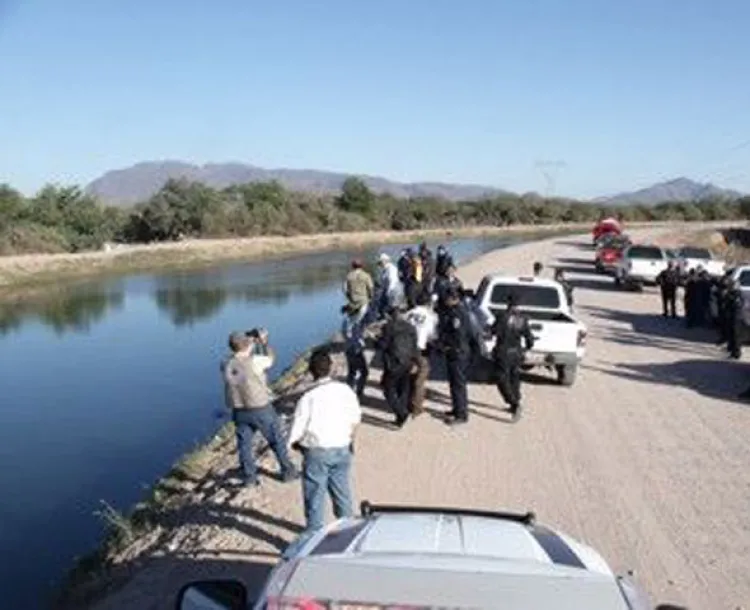 Hallan cuerpo de hombre en canal