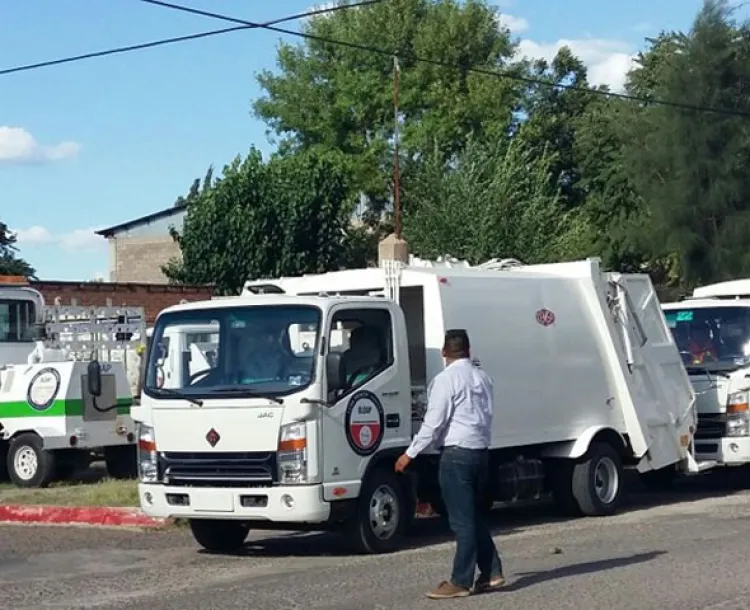 Consigue Oldap en  AP a préstamo dos  recolectores de basura