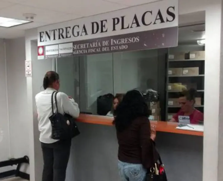 Exhorta Hacienda a  mediar un convenio en  revalidación de placas