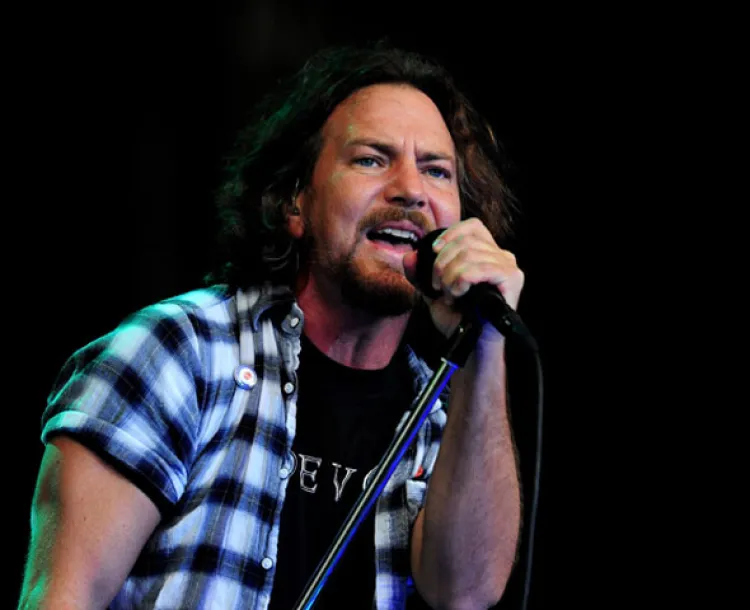 Eddie Vedder detiene concierto para defender a mujer