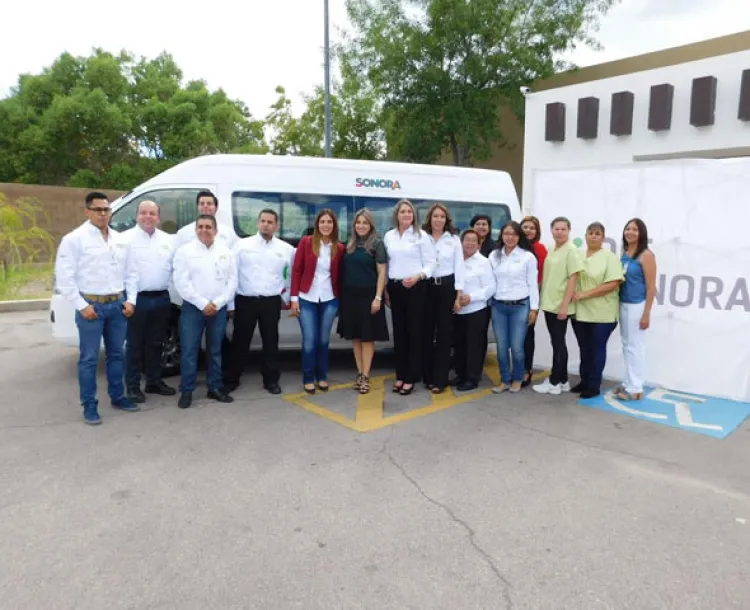 DIF Sonora entrega unidad de transporte al Albergue Camino A Casa