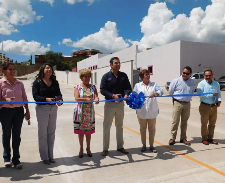 Inauguran pavimentación de Privada De los Niños