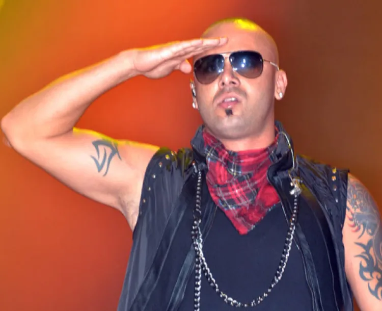 El reguetonero Wisin sufre por enfermedad de su recién nacida