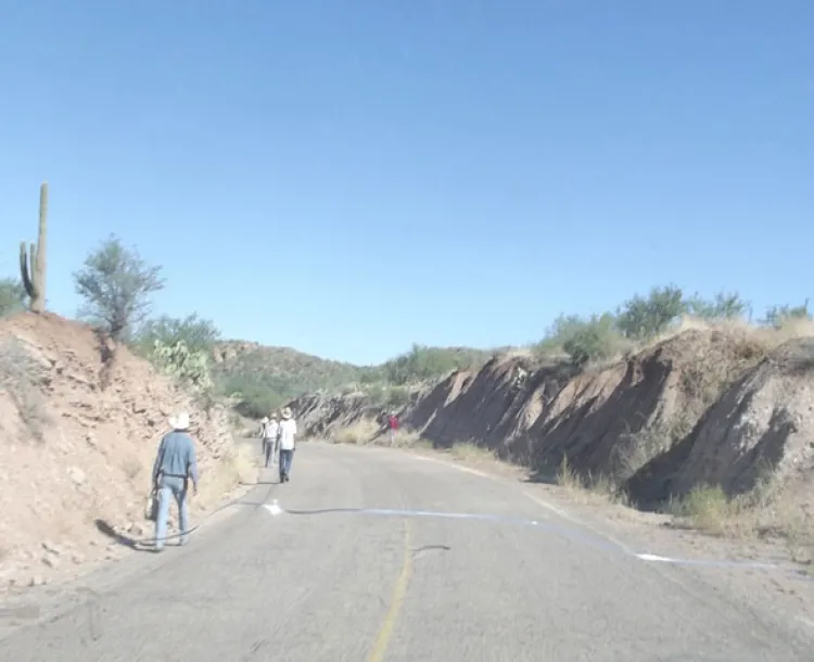 Llegan caminantes a pagar manda a San Francisco Javier en Magdalena