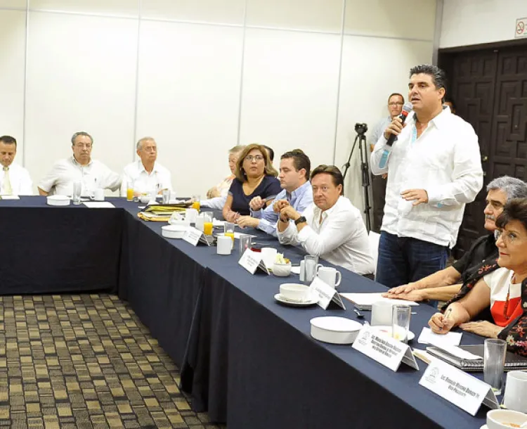 Preside Secretario de Gobierno  reunión regional de notarios