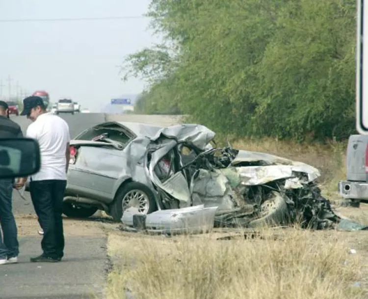 Muere hombre al chocar de frente contra otro auto