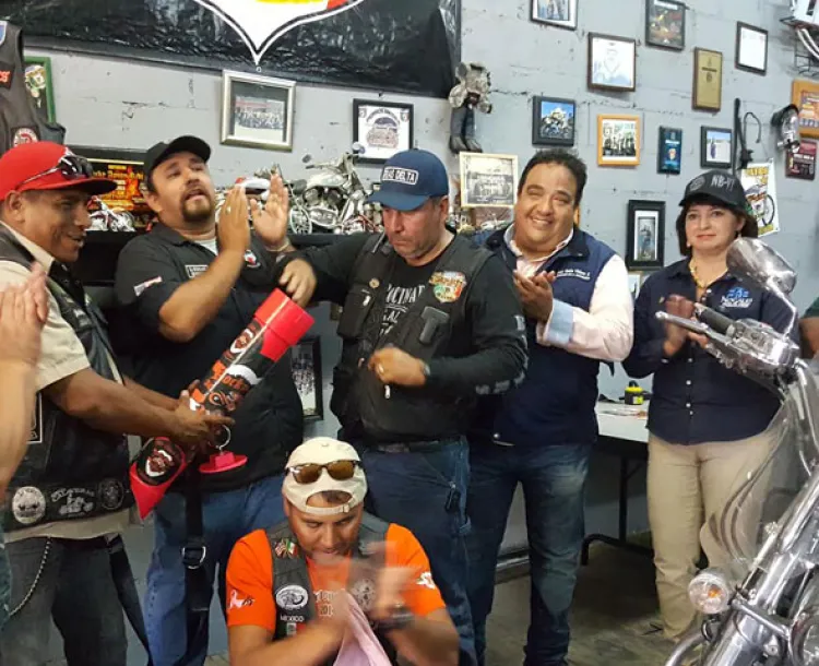 En apoyo a mujeres  con cáncer recaudan fondos Nogales Bikers