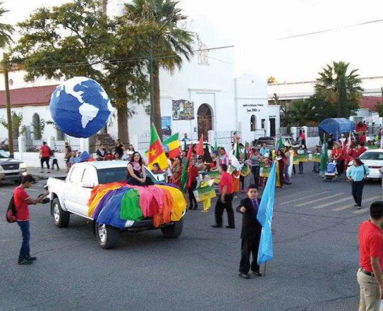 Desfilan estudiantes para  conmemorar la paz mundial