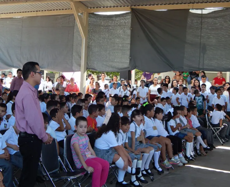 Entrega de Uniformes va en tiempo y forma: SEC