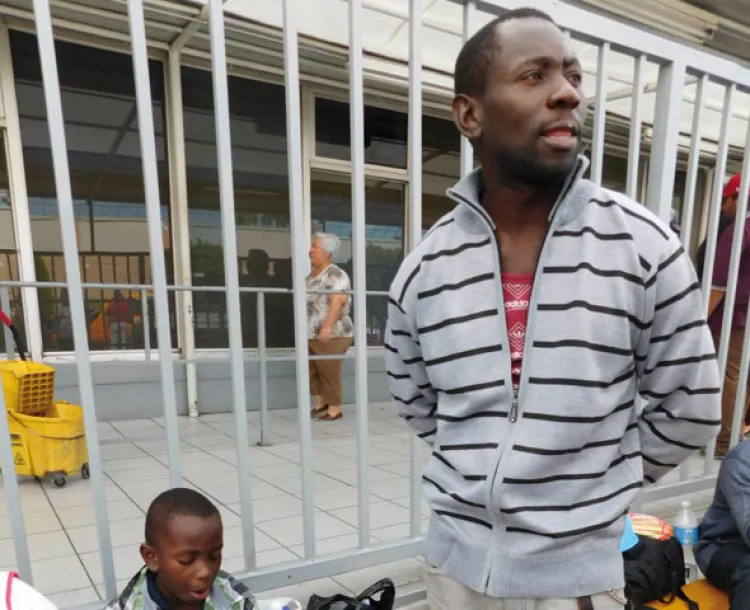 Migrante Haitiano busca reunir a su hijo con su madre en Estados Unidos