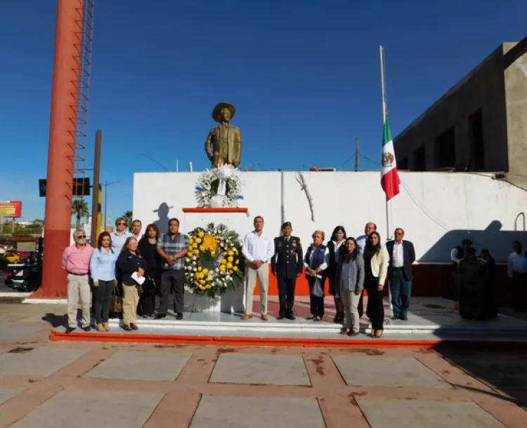 Rinden autoridades  honores a Jesús  García en Nogales