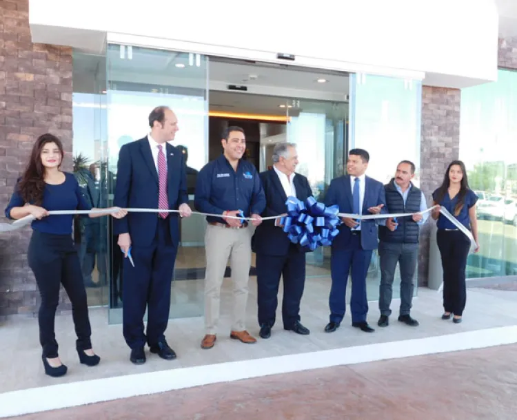 Inaugura Temo Galindo nuevo hotel en Nogales