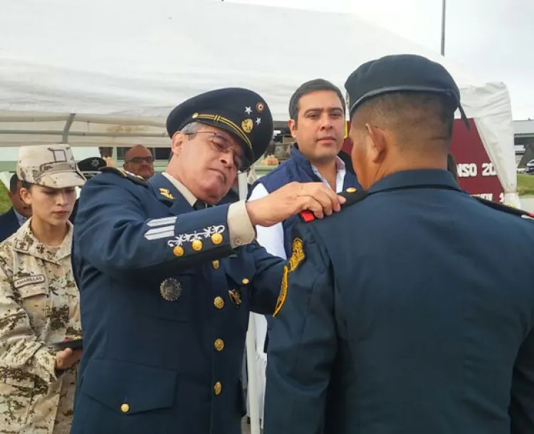 Asiste Alcalde a  ceremonia militar  de ascenso