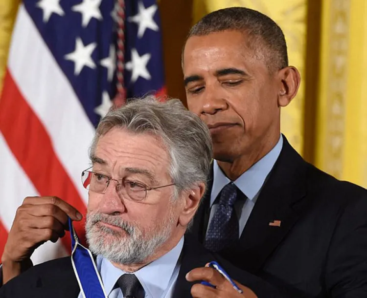 Entrega Obama medallas