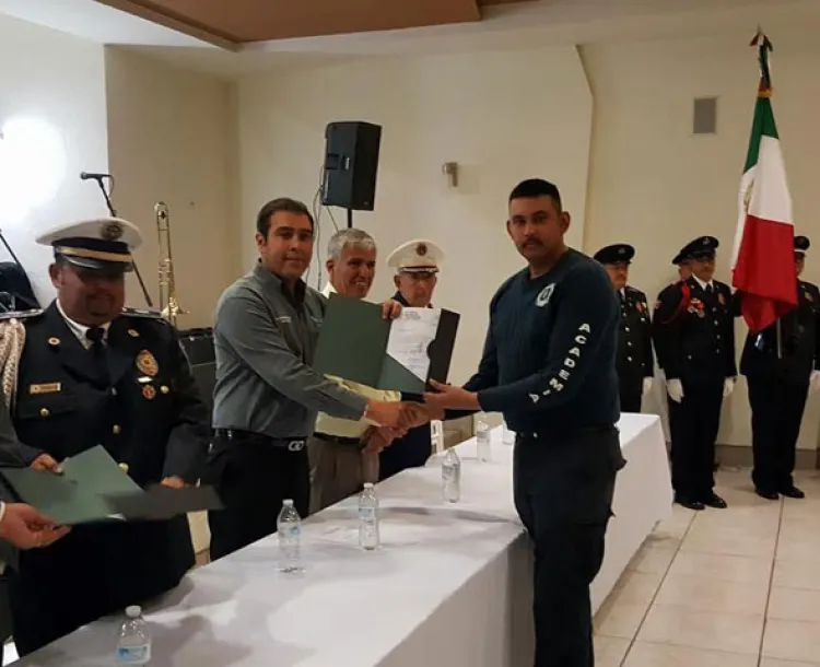 Reconoce Alcalde a  Bomberos de Nogales