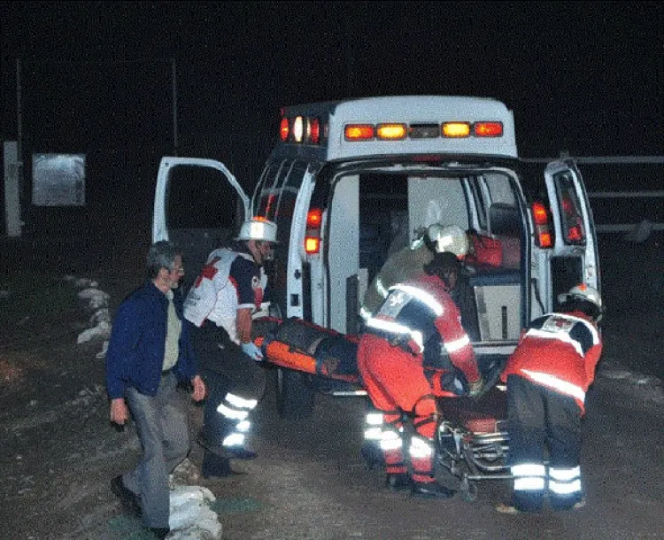 Fallece mujer  en volcadura,  hay 4 heridos